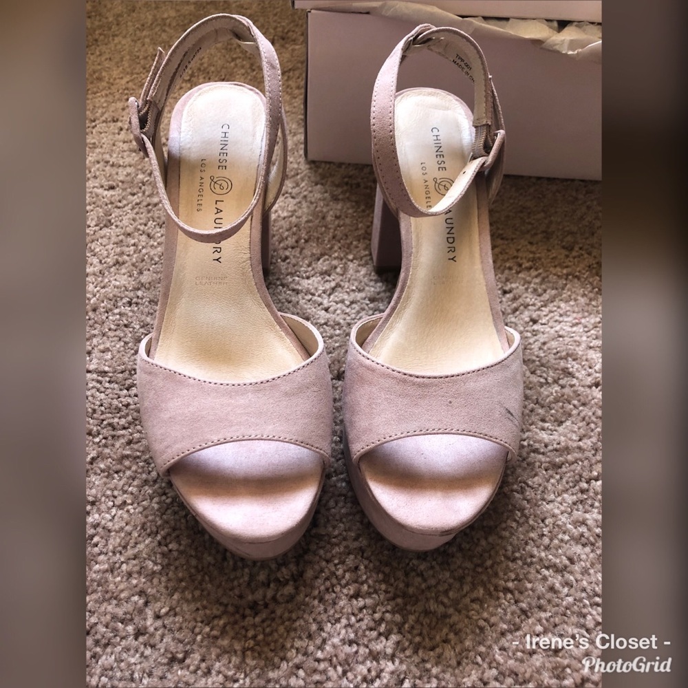 Chinese Laundry “Theresa” Suede Platforms Size 8